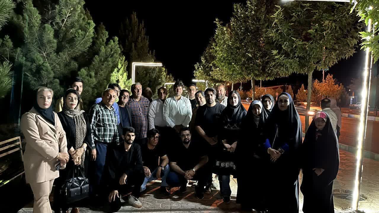 17 مرداد ماه روز خبرنگار گرامی باد.